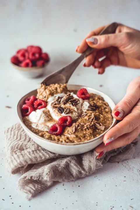 Owsianka tiramisu z malinami
