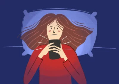 Ilustracja przedstawiająca zestresowaną kobietę leżącą w łóżku po ciemku, która wpatruje się z niepokojem w świecący ekran smartfona.